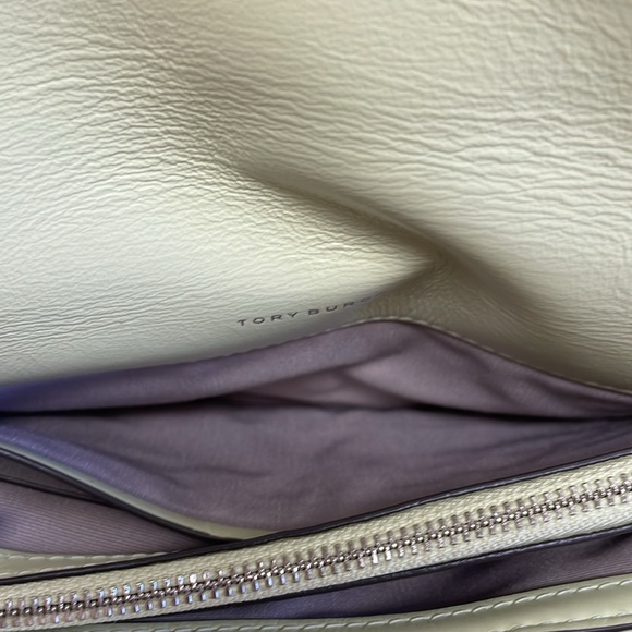 TORY BURCH KIRA DIAMOND QUILT CHAIN WALLET - Picture 7 of 8